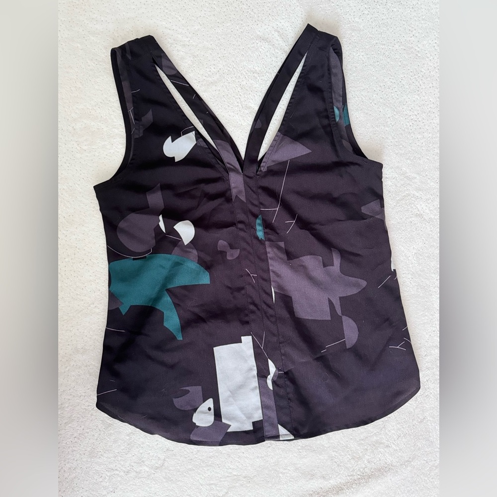 ♥️ Trouvé/ Size: XS/ Abstract print cut out tank